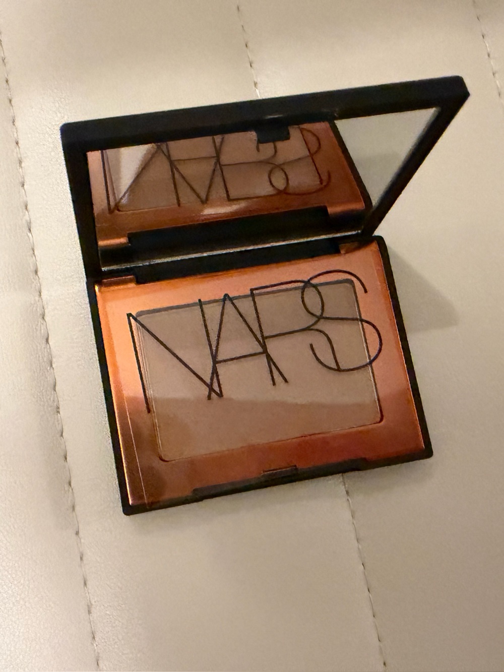 NARS Bronzing Powder - Picture 4 of 4